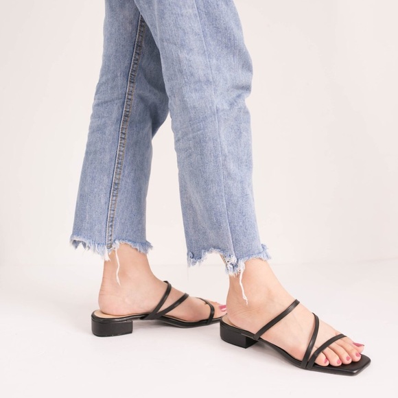 Serene Low Heels - Picture 2 of 3